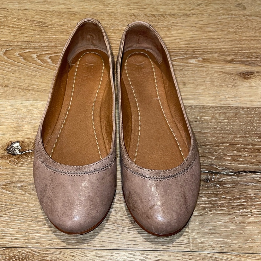 Frye flats